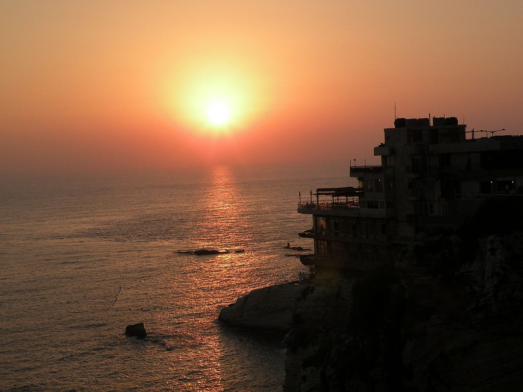 Beirut Corniche 29 Sunset Over The Mediterranean From Bay Rock Cafe 